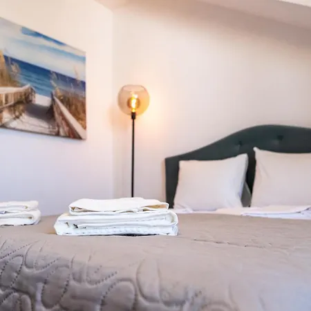 1bdrm Downtown *