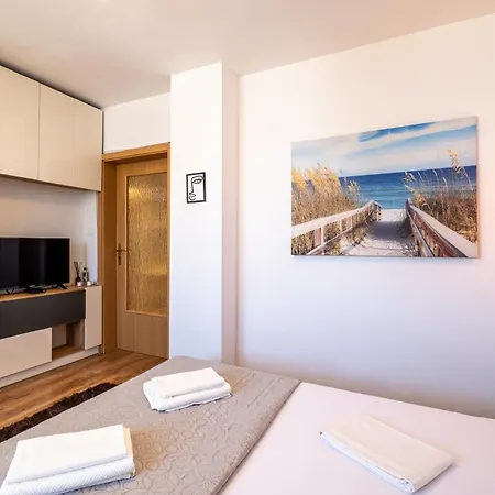 1bdrm Downtown Βάρνα